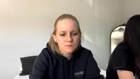 feyaa22 online show from January 2025 05:10:01 PM