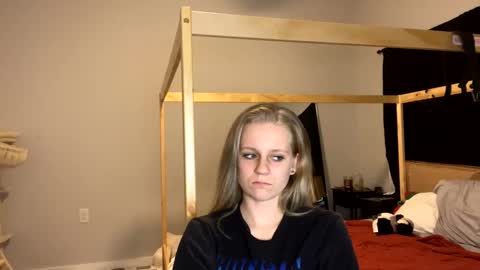 feyaa22 online show from January 2025 01:00:01 AM