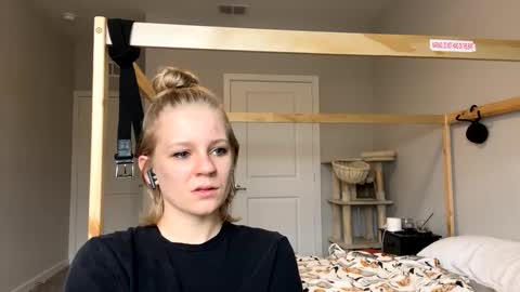 feyaa22 online show from January 2025 04:04:01 PM