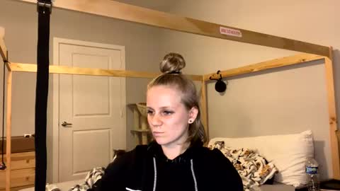 feyaa22 online show from February 2025 01:45:01 AM