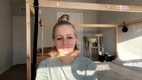 feyaa22 online show from February 2025 01:22:01 PM