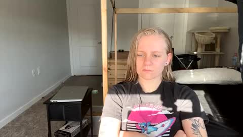 feyaa22 online show from March 2025 01:09:01 PM