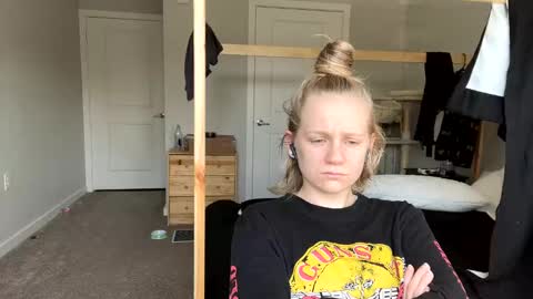 feyaa22 online show from March 2025 03:16:02 PM