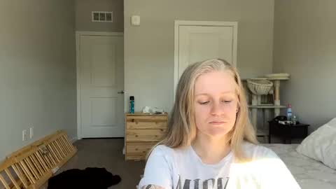 feyaa22 online show from March 2025 02:51:02 PM