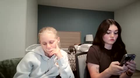 feyaa22 online show from September 2025 04:56:02 AM