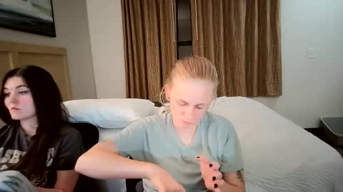 feyaa22 online show from September 2025 04:34:02 AM