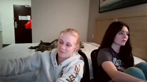 feyaa22 online show from September 2025 04:55:02 AM