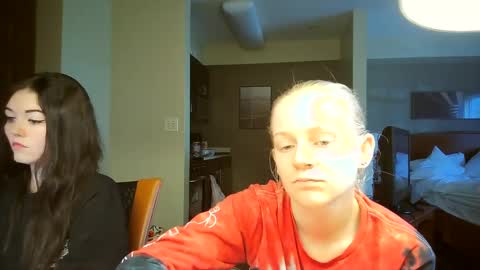 feyaa22 online show from September 2025 05:03:01 PM