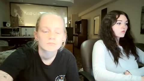 feyaa22 online show from September 2025 05:00:02 AM