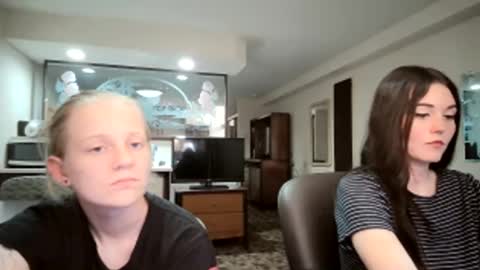 feyaa22 online show from September 2025 04:38:02 AM