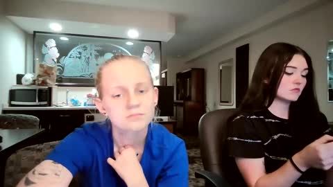 feyaa22 online show from September 2025 04:50:02 AM