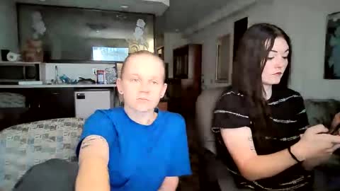 feyaa22 online show from September 2025 04:56:01 PM