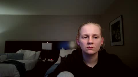 feyaa22 online show from February 2026 04:40:02 AM