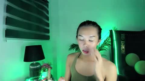 JENNIFER online show from November 2025 11:43:01 AM