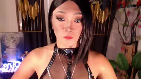 Snapshot of goddessquinnie chatting on December 2024 04:59:01 AM quinnie online show from December 2024 04:59:01 AM