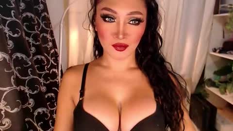 quinnie online show from October 2025 12:21:02 AM