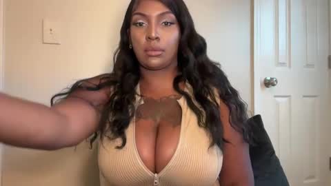 Snapshot of goddessrain420 chatting on October 2025 10:10:01 PM Crazzyboutrain online show from October 2025 10:10:01 PM