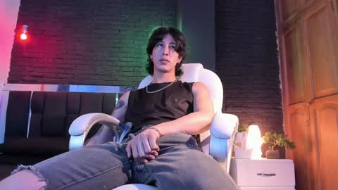 Snapshot of godly_huan chatting on December 2024 08:47:01 AM HUAN online show from December 2024 08:47:01 AM