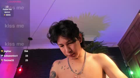 Snapshot of godly_huan chatting on February 2025 09:34:02 PM HUAN online show from February 2025 09:34:02 PM