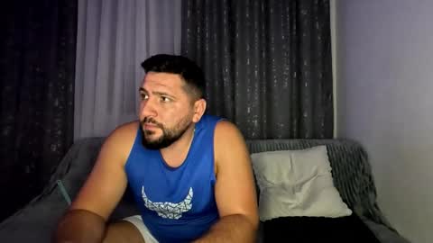 gold_alpha_boy online show from October 2025 08:19:01 PM