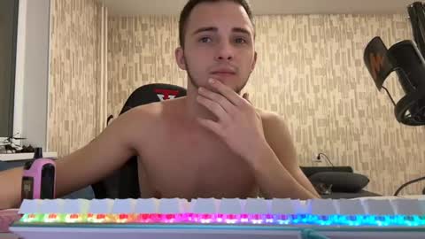 Snapshot of golden_boyyy21 chatting on February 2025 05:06:01 PM Golden boyyy21 online show from February 2025 05:06:01 PM