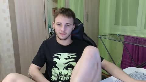 Golden boyyy21 online show from January 2026 03:50:01 PM