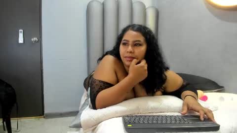 Snapshot of golden_kiss23 chatting on June 2026 08:34:01 AM GoldenKiss online show from June 2026 08:34:01 AM