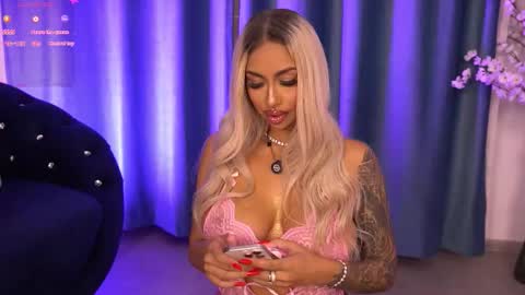 GoldenAmberX online show from December 2025 06:18:01 AM