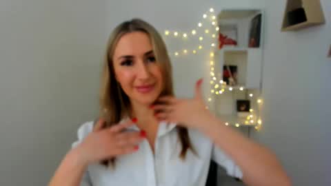 Olivia online show from February 2025 06:31:01 AM