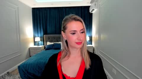 Olivia online show from September 2025 07:49:02 PM