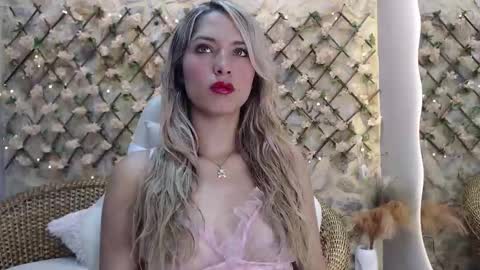 Snapshot of goldenmusee chatting on January 2026 01:39:01 PM goldenmusee online show from January 2026 01:39:01 PM