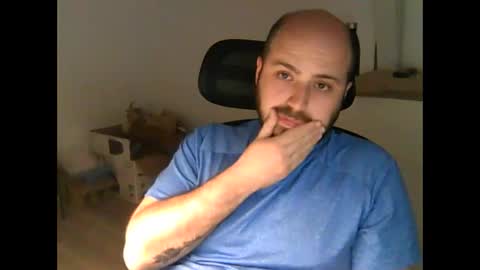 goldenspainboy online show from April 2026 06:38:01 PM