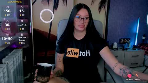 Snapshot of goldenwitchx chatting on September 2025 05:20:01 AM Polina online show from September 2025 05:20:01 AM