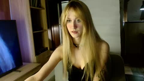 Snapshot of goldiehanny chatting on February 2025 06:48:02 PM GoldieHanny online show from February 2025 06:48:02 PM
