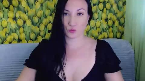 Snapshot of goldmoonn chatting on September 2025 02:28:01 PM goldmoonn online show from September 2025 02:28:01 PM