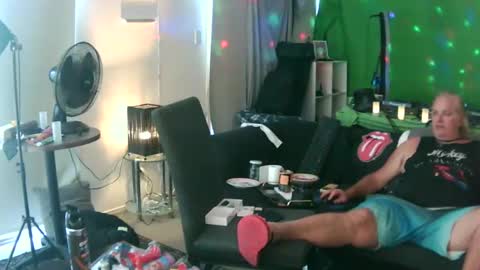 Snapshot of goldyguy011 chatting on January 2025 04:52:01 AM goldyguy011 online show from January 2025 04:52:01 AM