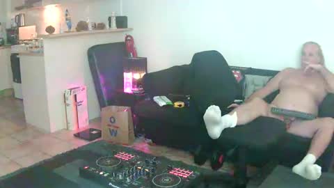 goldyguy011 online show from June 2026 09:15:01 PM
