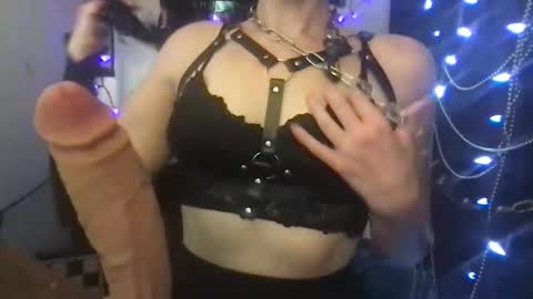 goldynsilvyrempress online show from May 2026 03:04:02 AM