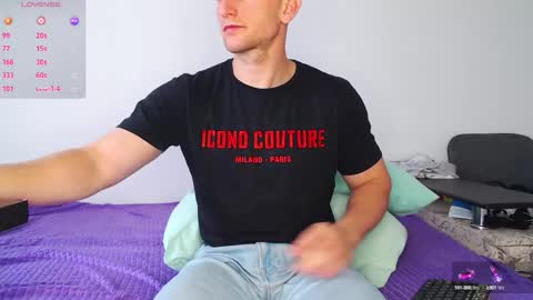 Snapshot of golov176 chatting on September 2025 10:08:02 AM LEO online show from September 2025 10:08:02 AM