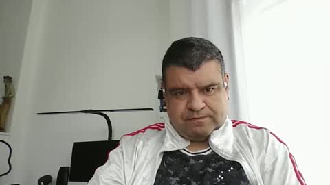 gomezgonz5 online show from September 2025 09:54:01 AM