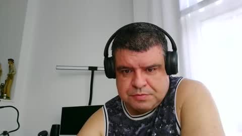 gomezgonz5 online show from September 2025 10:39:02 AM