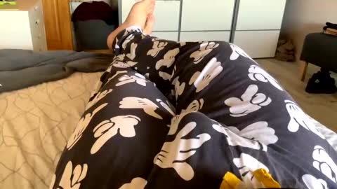 Snapshot of gonce2000 chatting on October 2025 08:22:01 AM Gonce online show from October 2025 08:22:01 AM