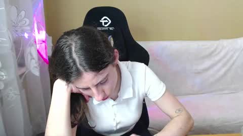 Elizabeth Effie online show from May 2026 05:32:01 PM