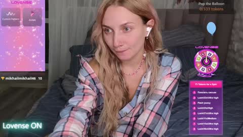 Snapshot of goodgirl0024 chatting on December 2024 08:18:01 PM goodgirl0024 online show from December 2024 08:18:01 PM