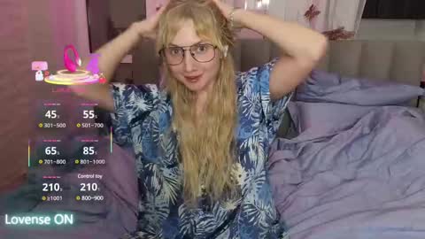 Snapshot of goodgirl0024 chatting on February 2025 07:52:01 PM goodgirl0024 online show from February 2025 07:52:01 PM
