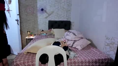 geneviev online show from November 2025 07:46:02 PM