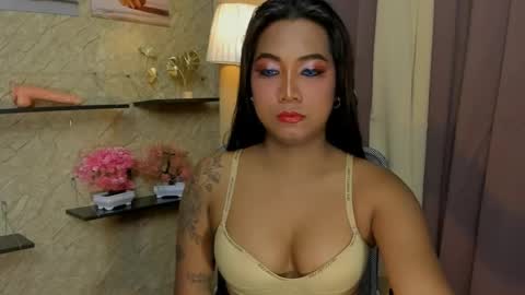 RIANA online show from May 2026 05:17:02 PM