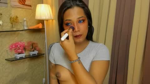 RIANA online show from May 2026 04:48:02 PM