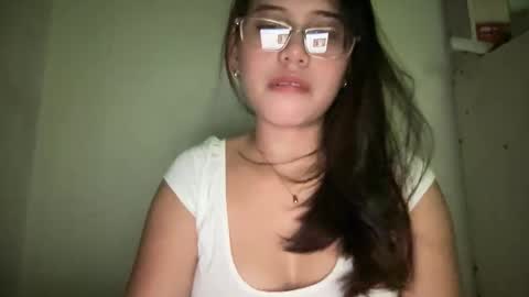 Snapshot of gorgeous_lyn1 chatting on April 2026 03:09:01 PM Lyn online show from April 2026 03:09:01 PM