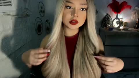Snapshot of gorgeousamandarose chatting on December 2024 01:25:01 AM Amanda rose online show from December 2024 01:25:01 AM